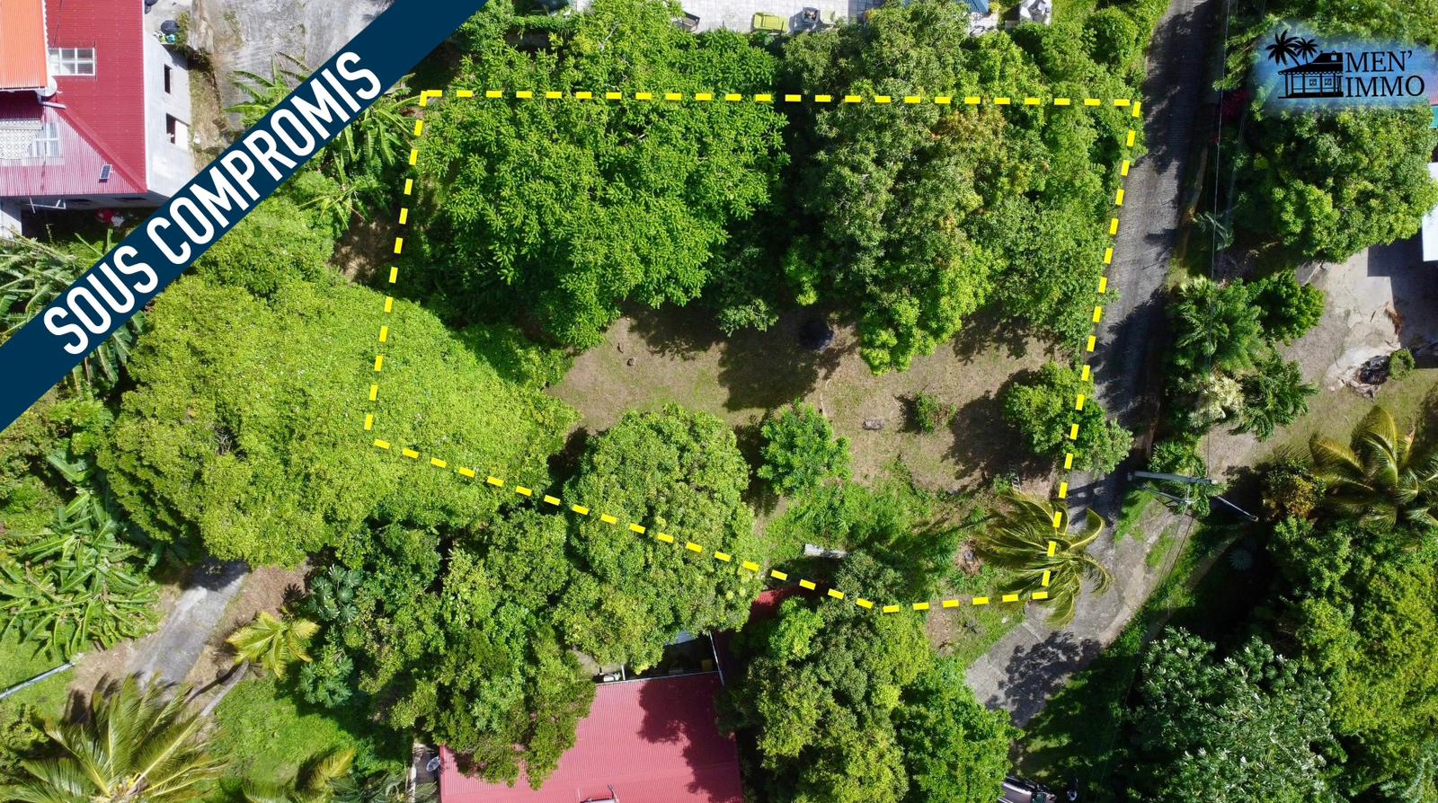 Terrain nu constructible de 815m²