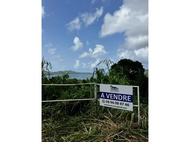 Terrain constructible vue sur la marina