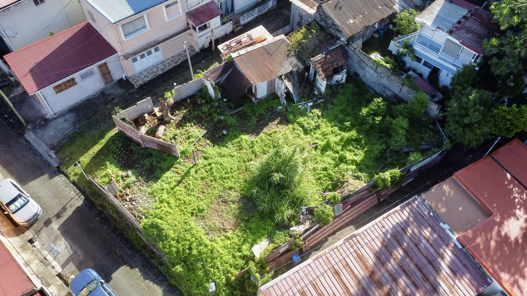 Terrain constructible 350 m² – Saint-Pierre (Martinique)